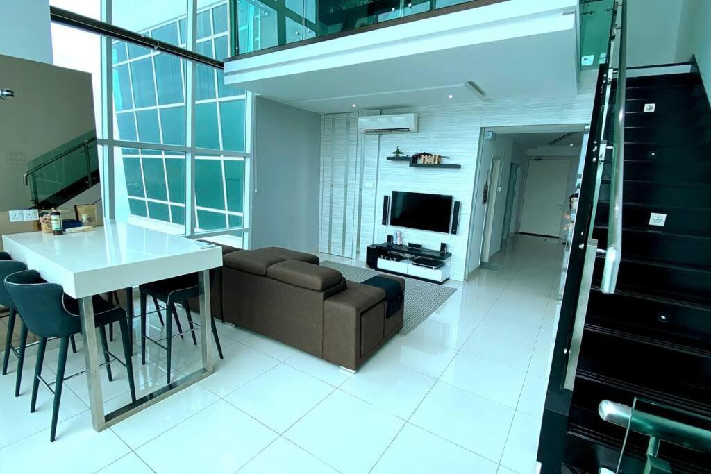 The Maritime Suite @ Panoramic Duplex 海景の家 Jelutong Екстериор снимка
